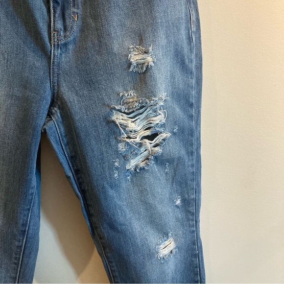 PACSUN Sz 28 Mom Style  Mid Wash Distressed 5 Pocket Jeans - Picture 3 of 13